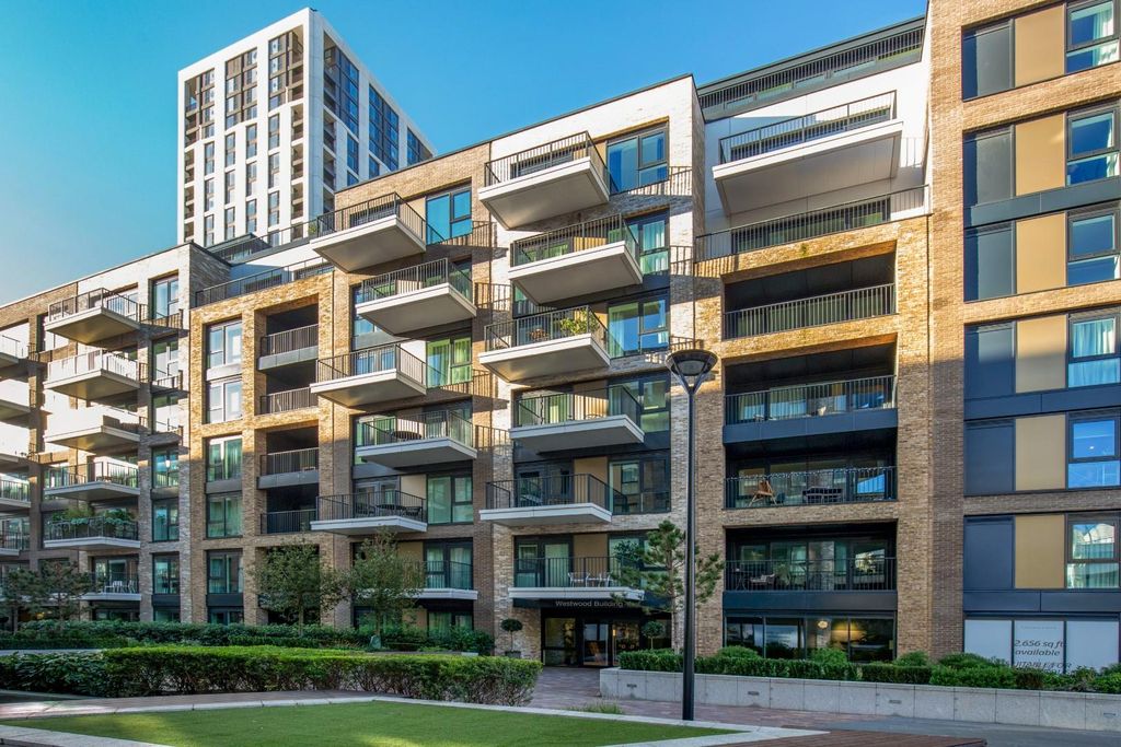 Property photo 2 of 16 External