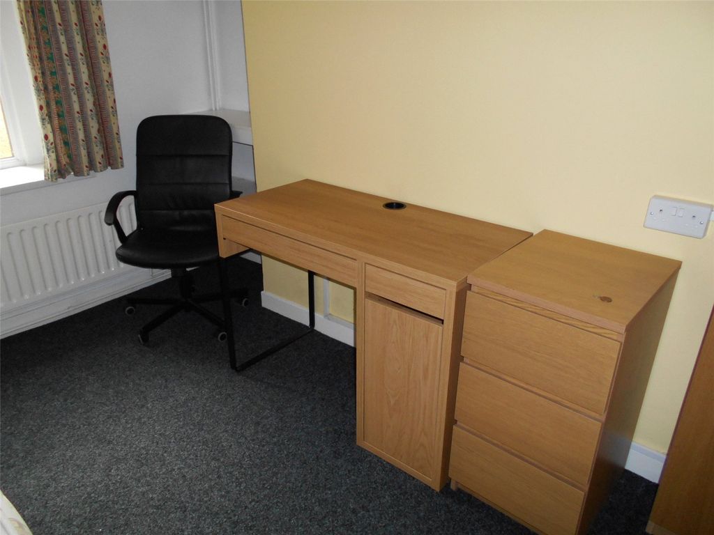 Property photo 3 of 10 Picture No. 04