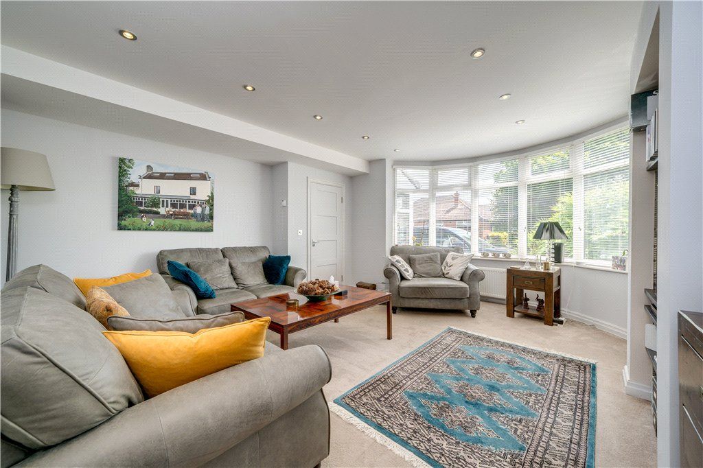 Property photo 2 of 19 Sitting Room