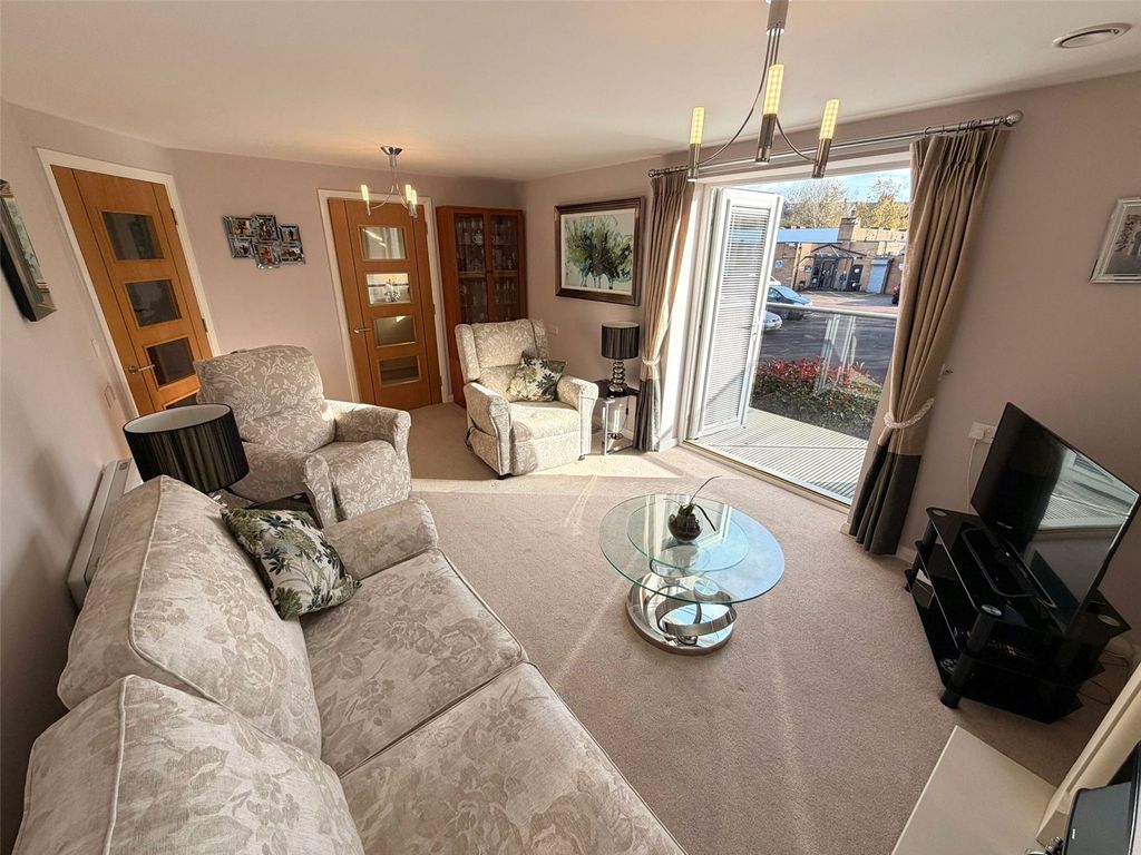 Property photo 2 of 21 Picture No. 01