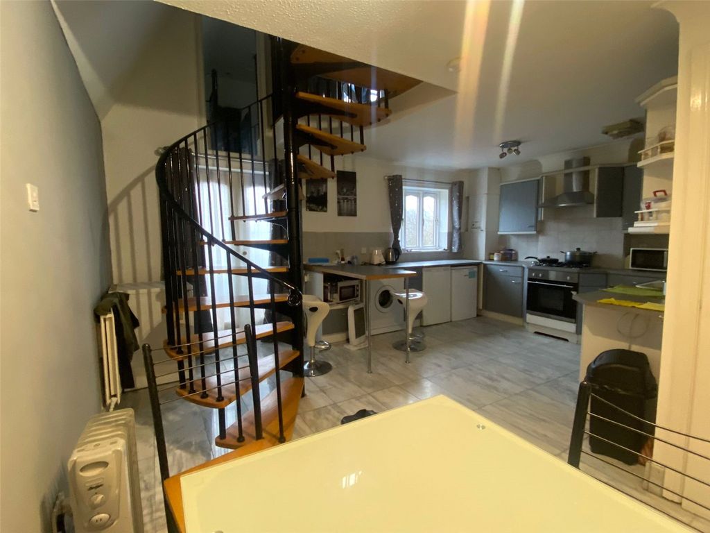 Property photo 2 of 7 Picture No. 04