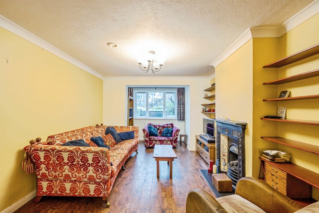 Property photo 3 of 20