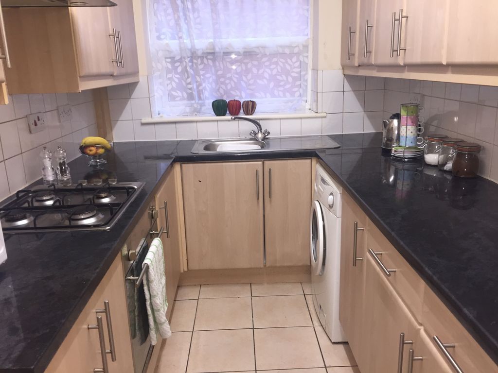 Property photo 1 of 11 Kitchen