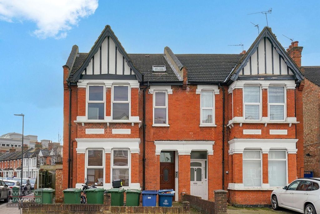 Property photo 1 of 12 Flat 2, 80 Welldon Crescent - Vhg3Dfei4bt0Ixqywpga