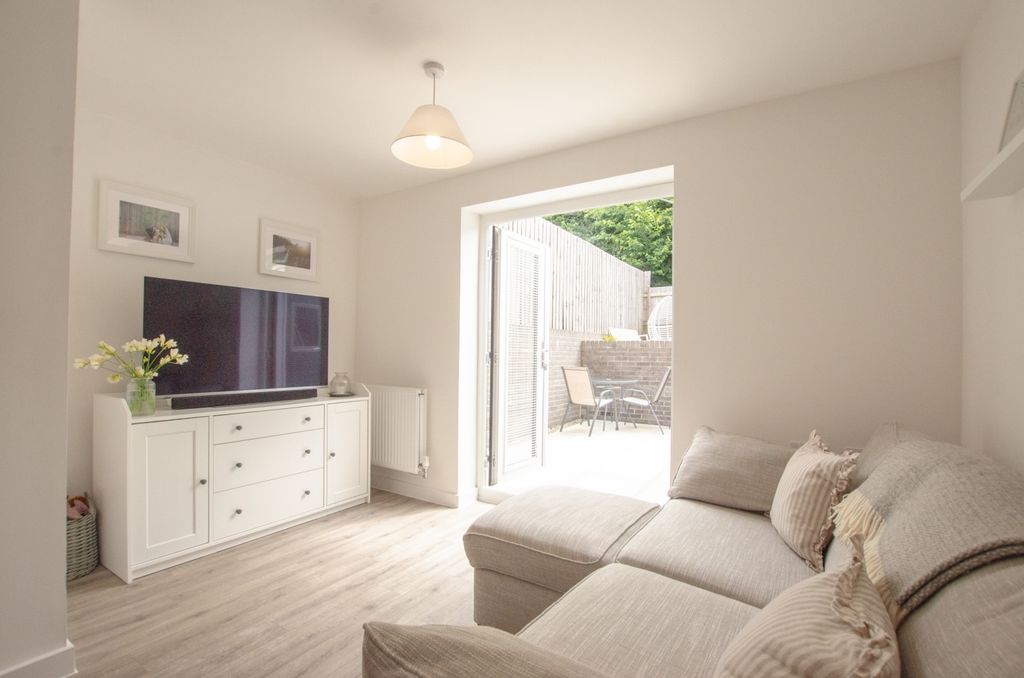 Property photo 2 of 11 18 Tanners Road Tps Bodmin Branch 01208 74182 -04