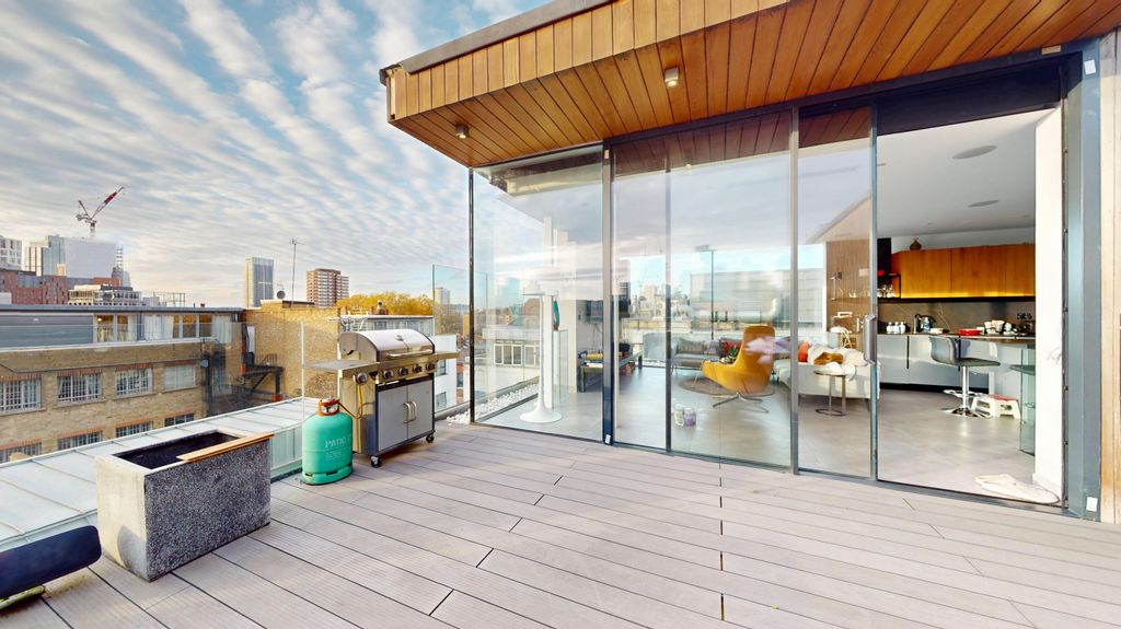 Property photo 1 of 30