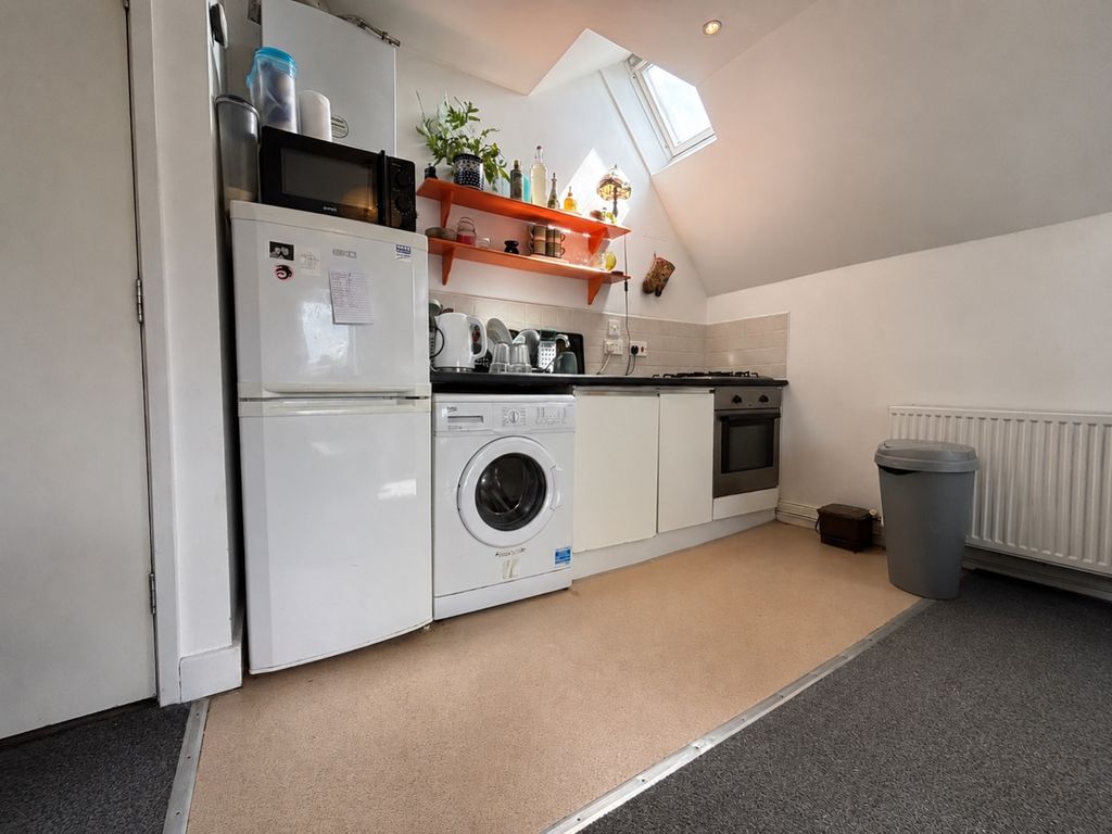 Property photo 2 of 4 Kitchen