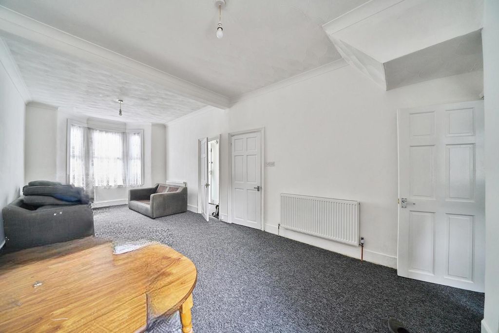 Property photo 2 of 21 Pbox-Img.Jpg