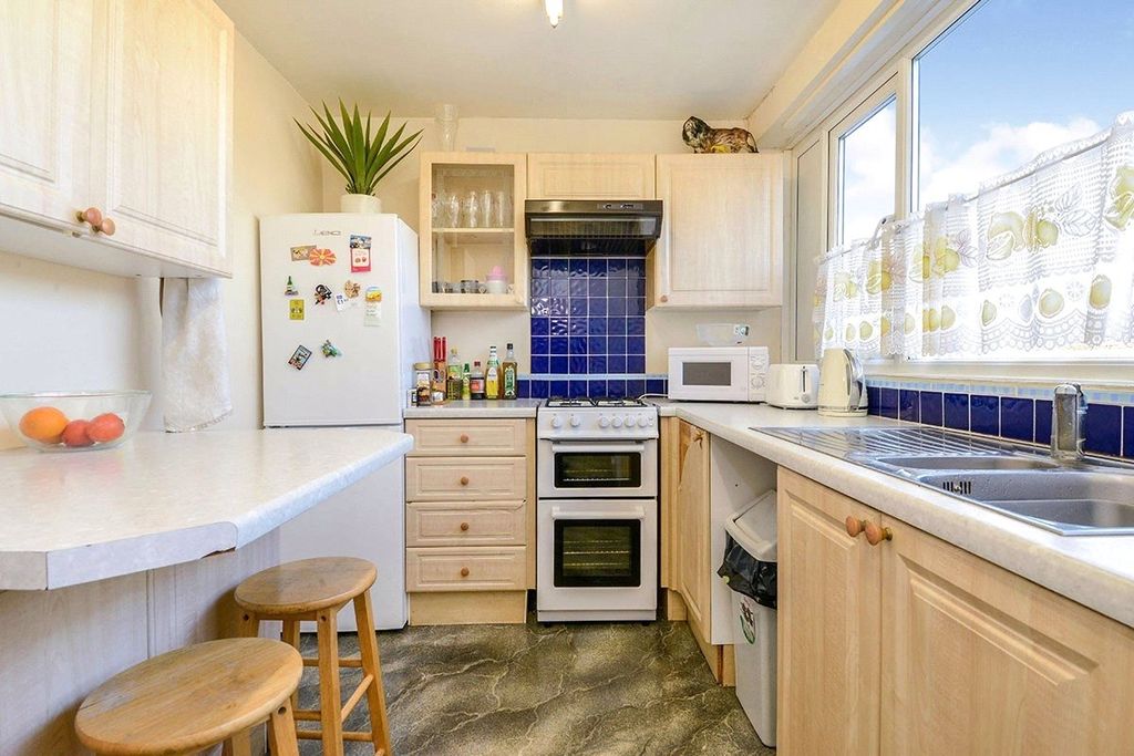 Property photo 2 of 7 Kitchen