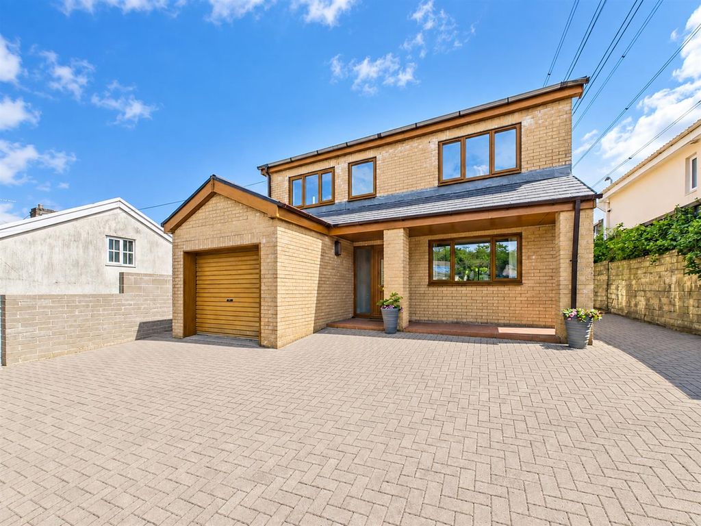 Property photo 1 of 16 c6c974E2-3A6B-4691-9516-E515Fe9Ea1B8.Png