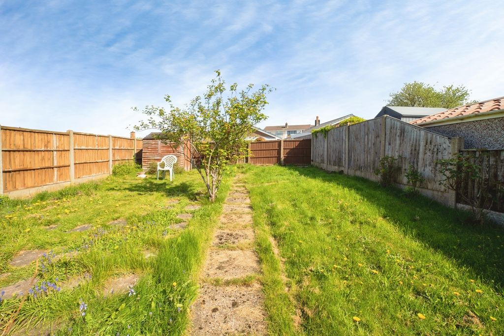 Property photo 3 of 17 Pbox-Img.Jpg