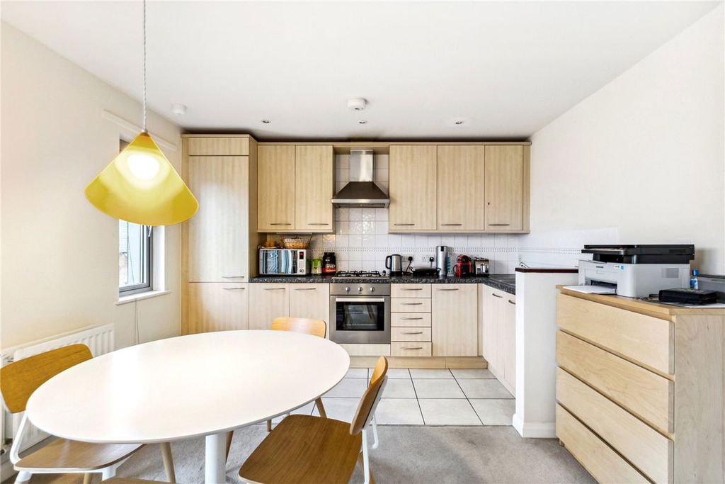 Property photo 3 of 6