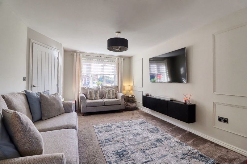 Property photo 3 of 21 Lounge