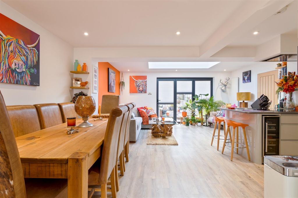 Property photo 2 of 20 Newenden Close, Maidstone11.Jpg