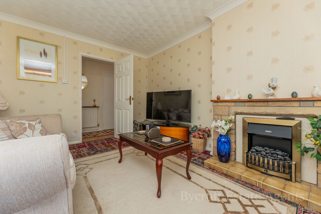 Property photo 3 of 14