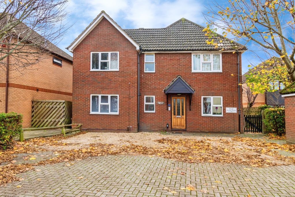 Property photo 1 of 16