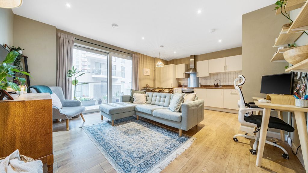 Property photo 3 of 19