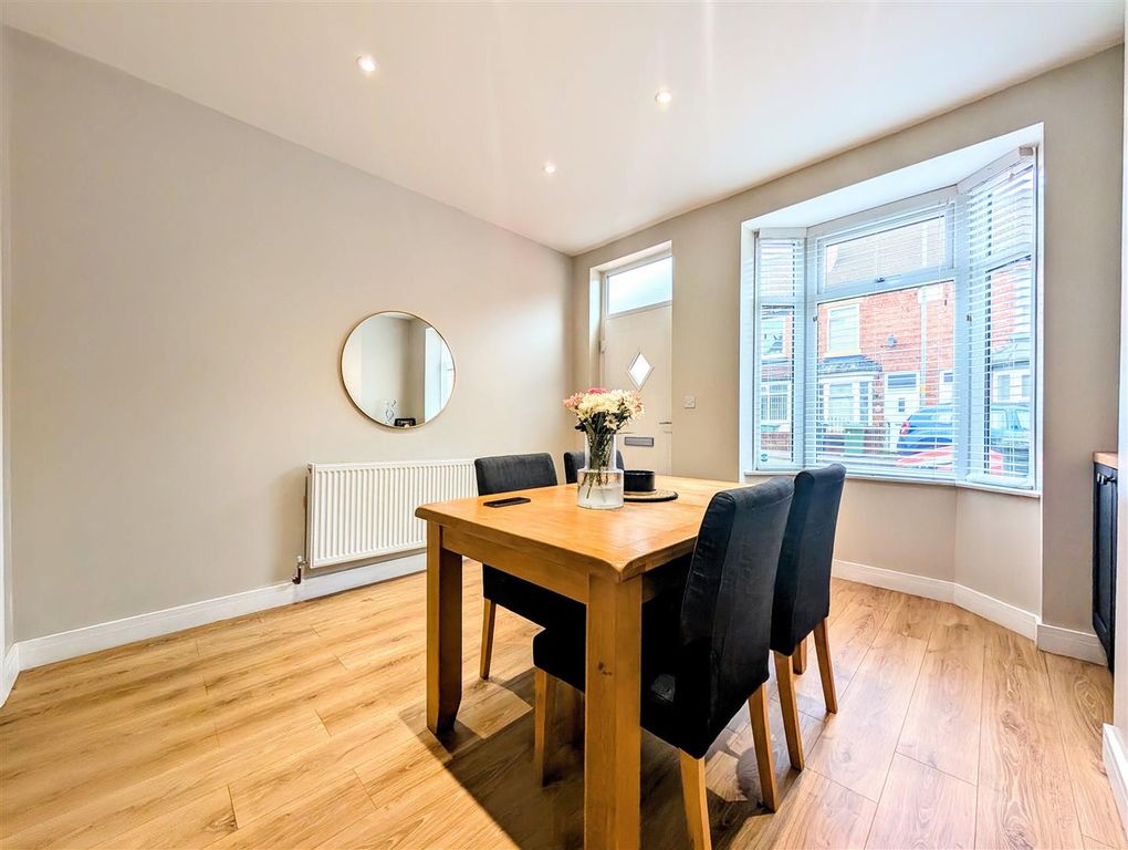 Property photo 3 of 16 Dining 2.Jpg