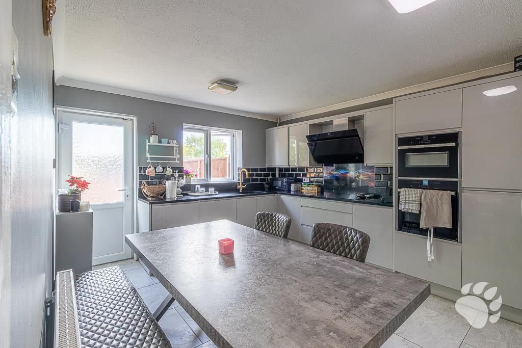 Property photo 2 of 24 Kitchen/Diner