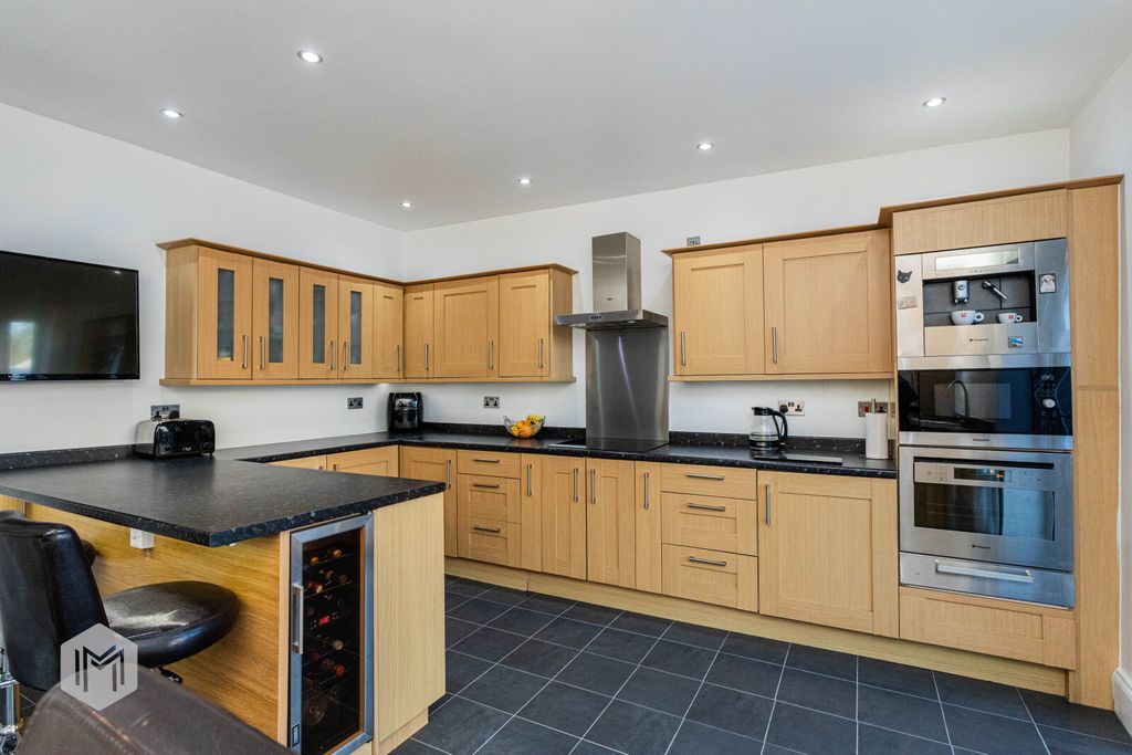 Property photo 2 of 23 Picture No. 24