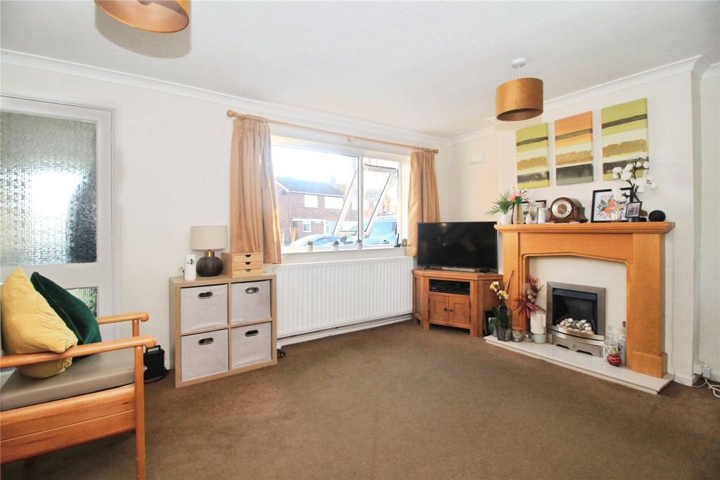 Property photo 3 of 9 Lounge