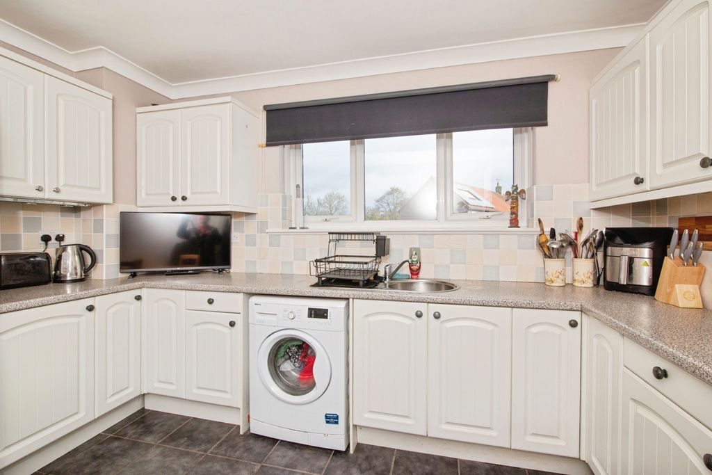 Property photo 3 of 17 Photo