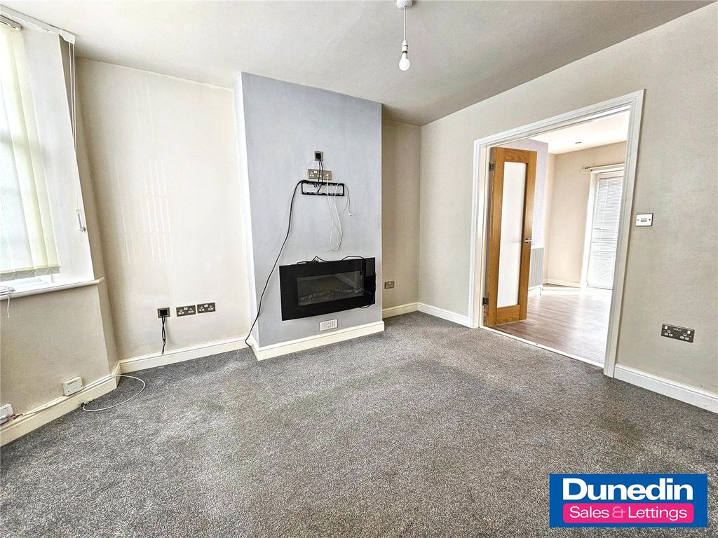 Property photo 2 of 16 Picture No. 08