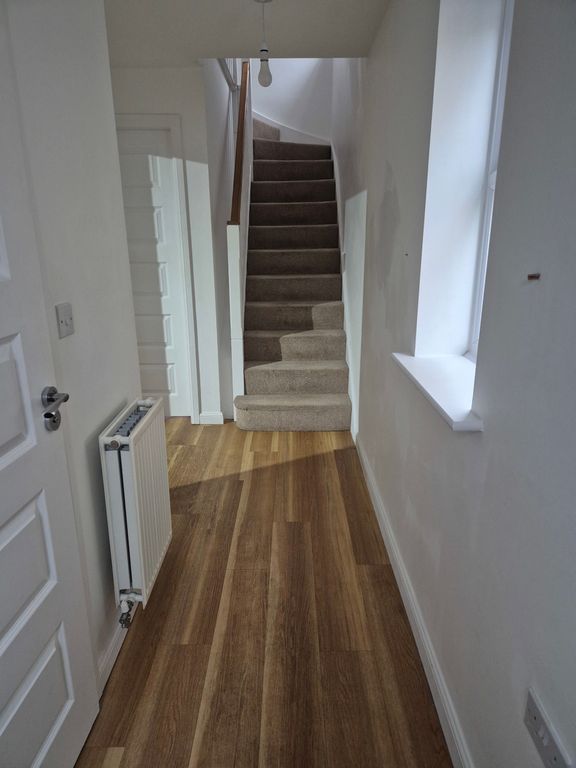 Property photo 2 of 14 Hallway 1