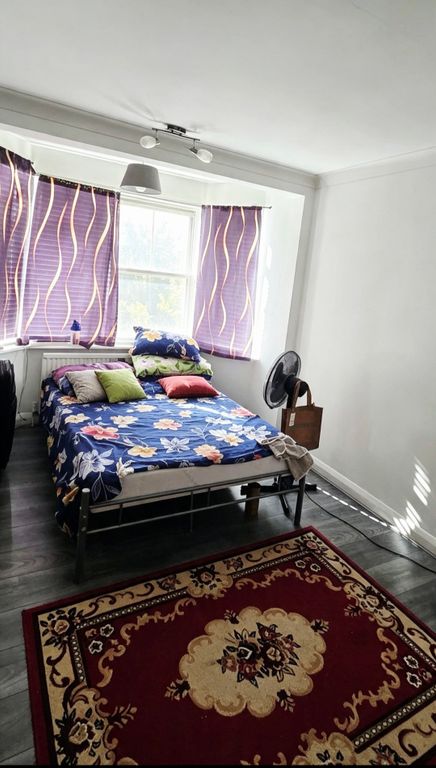 Property photo 1 of 2