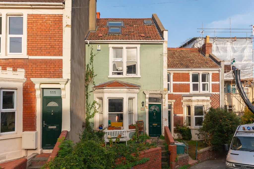 Property photo 2 of 37 1C1R3Wh - External H.Jpg