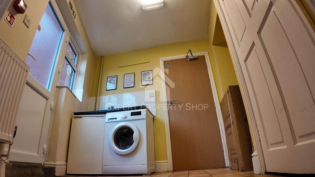 Castlegate, Grantham NG31, 5 bed end terrace house for sale, £199,000 ...