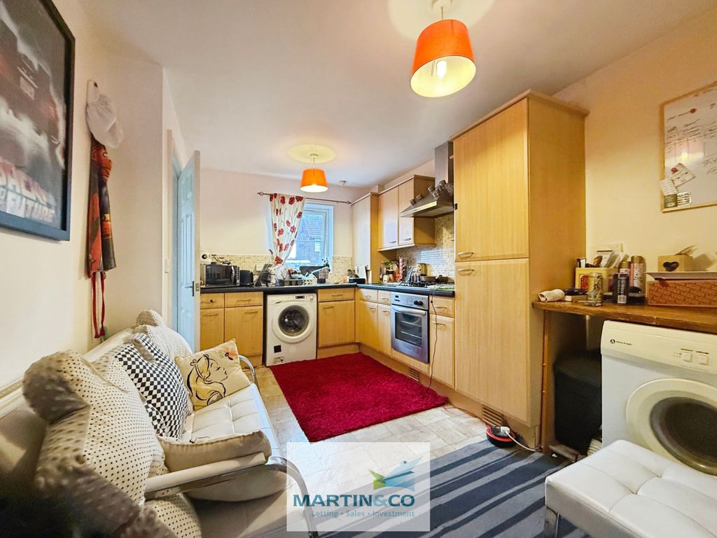 Property photo 2 of 12 c0113d3E-A-482E-8F92-A6B510B226F4-7601-0000011Aa62