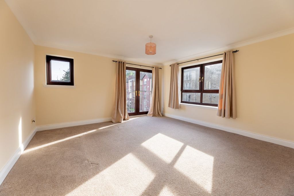 Property photo 2 of 19 Picture No. 17