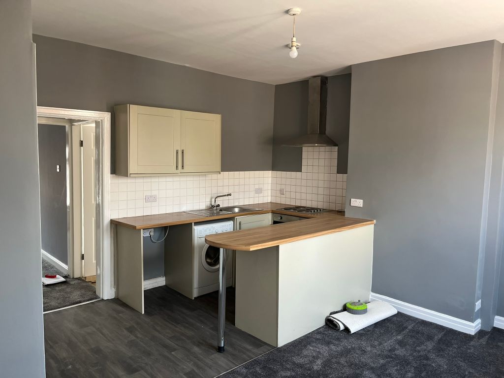 Property photo 2 of 4 Living Kitchen