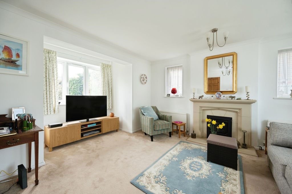 Property photo 2 of 17 Photo