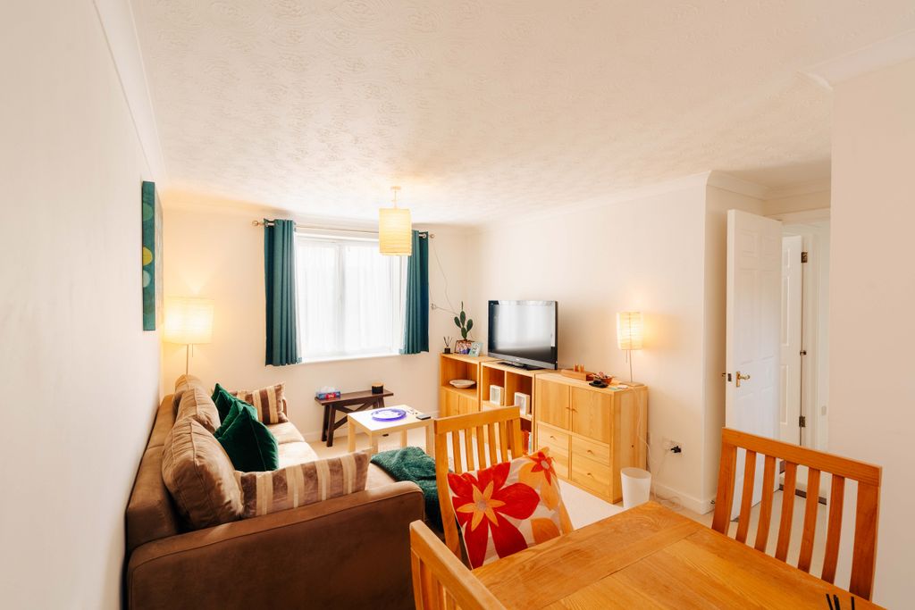 Property photo 2 of 8 8