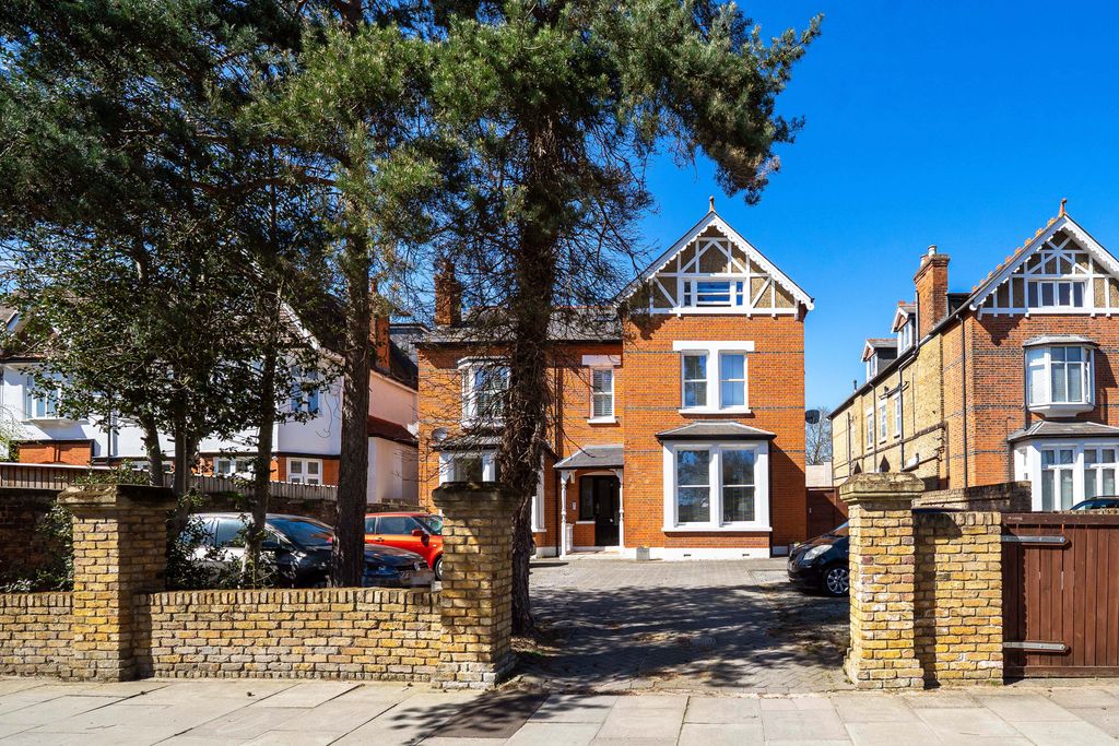 Property photo 1 of 11