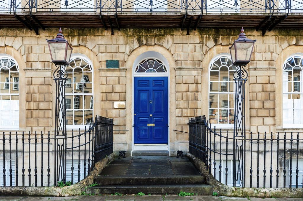 Property photo 2 of 13 Entrance