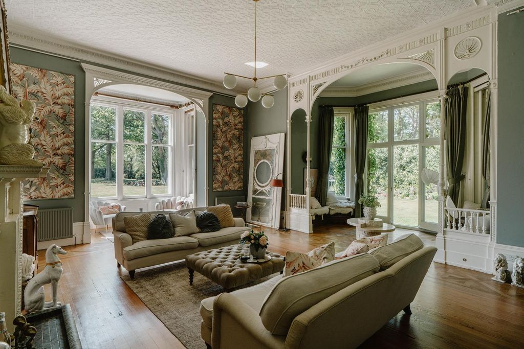 Property photo 3 of 40
