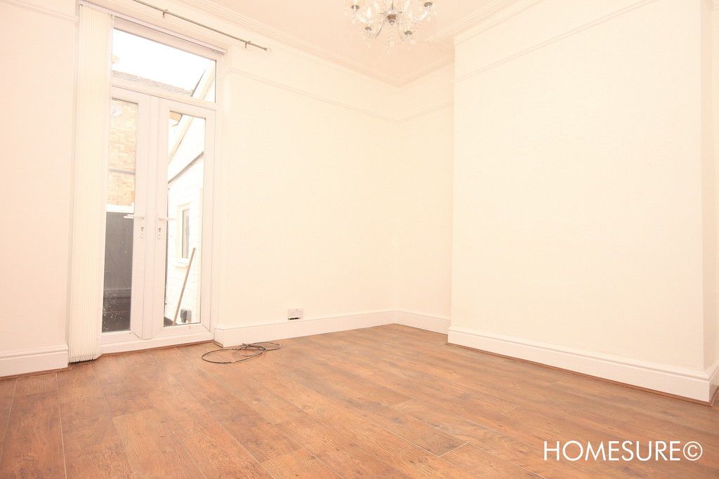 Property photo 3 of 14 Dining Room