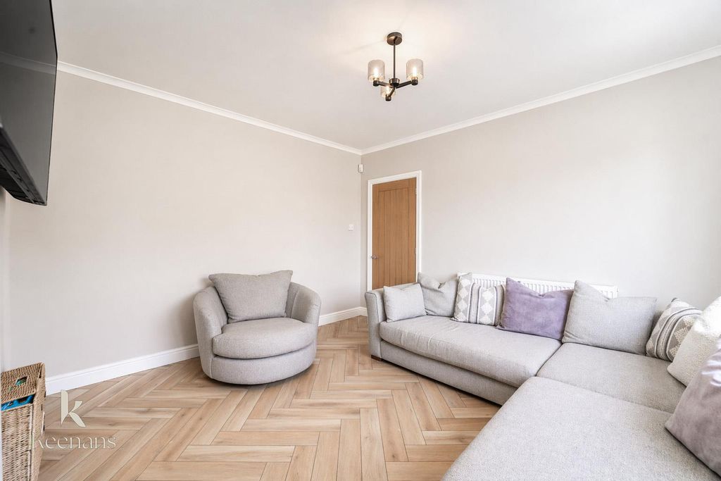 Property photo 3 of 16 .-07.Jpg