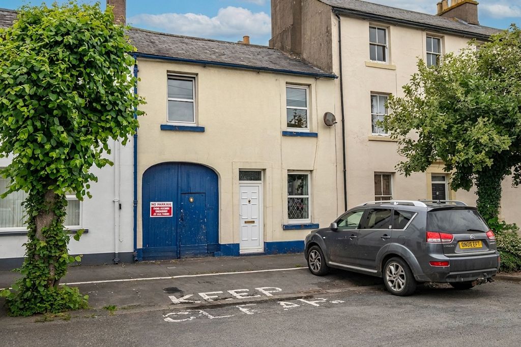 Property photo 1 of 13