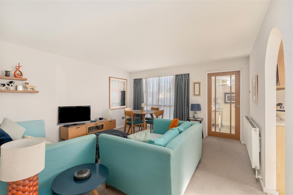 Property photo 2 of 15 99 Nursery Drive, Banbury-5.Jpg