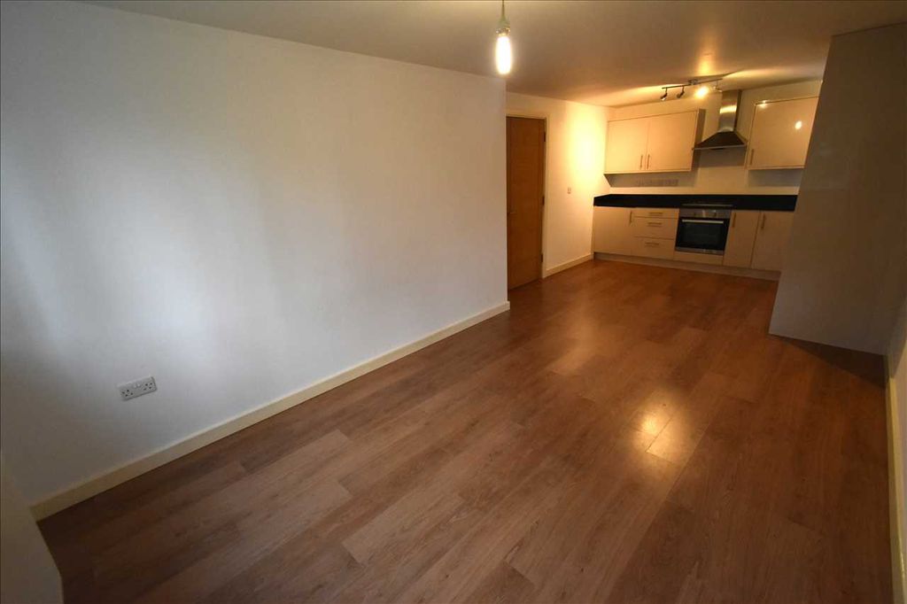 Property photo 3 of 6 Lounge/Kitchen