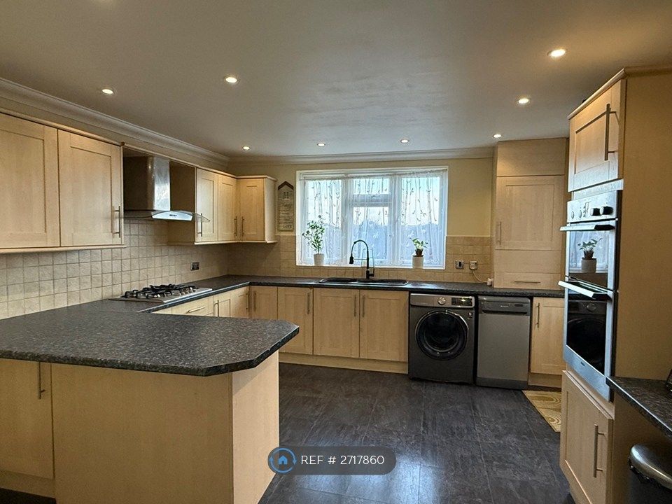 Property photo 1 of 24 Kitchen