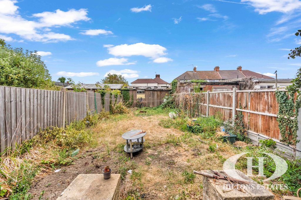 Property photo 2 of 14