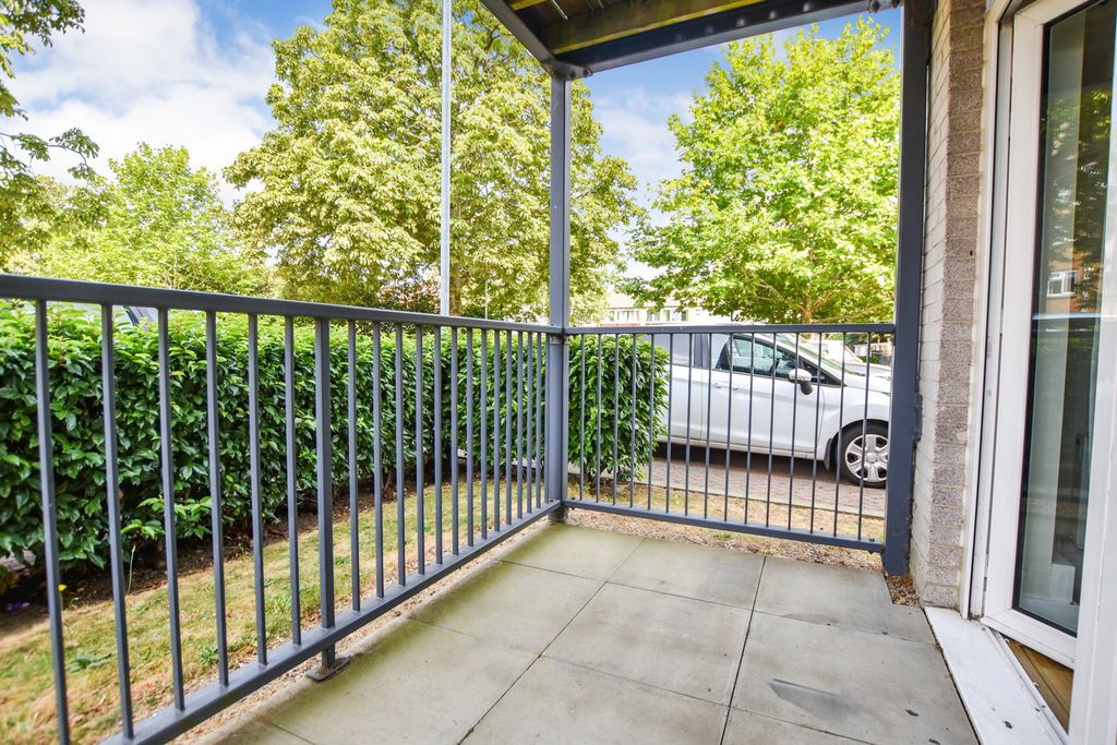 Property photo 2 of 23