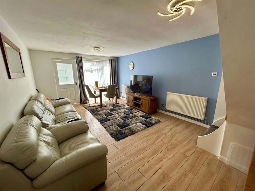 Property photo 2 of 13 Thumbnail_Img_4029.Jpg