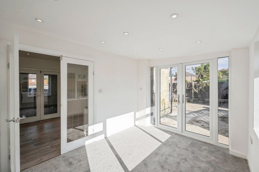 Property photo 2 of 17 Family Room