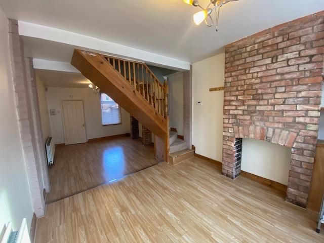 Property photo 1 of 8 Living Room